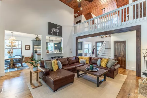 Sapphire, NC 28774,266 Upper Whitewater RD