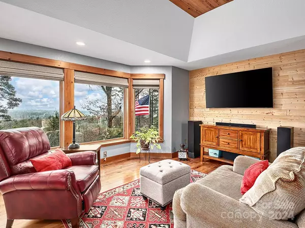 Hendersonville, NC 28792,423 (Lots 4 and 3) Charming LN