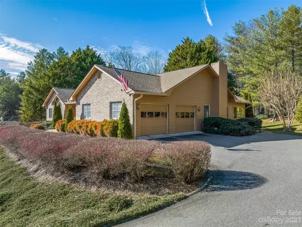 Weaverville, NC 28787,73 Hillcrest DR