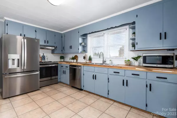 Connelly Springs, NC 28612,2890 Perry DR