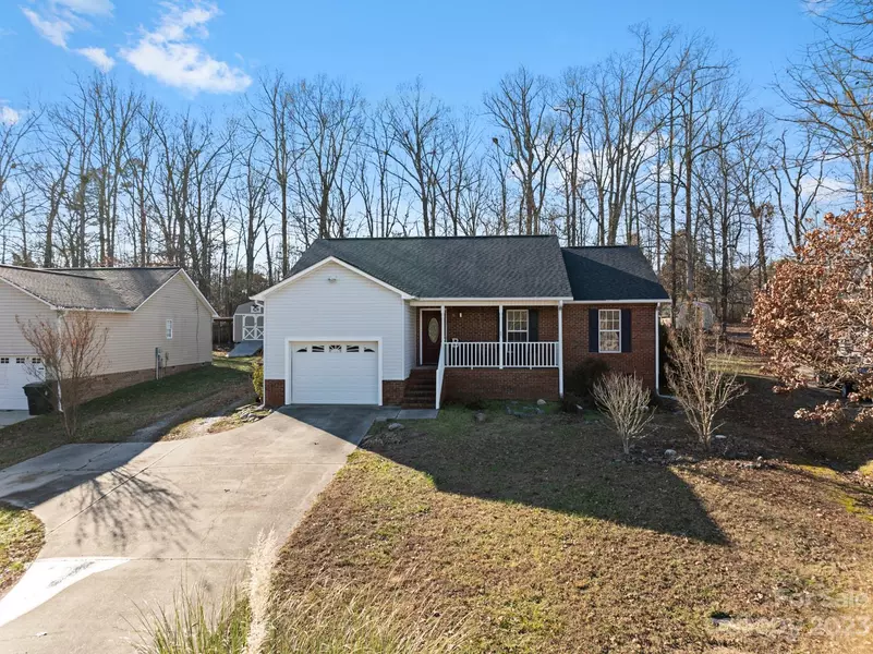 9 Johnia CT, Thomasville, NC 27360