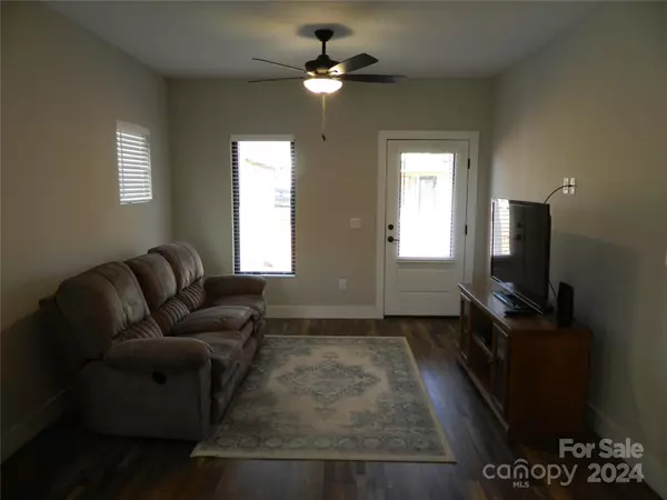 Granite Falls, NC 28630,28 Cottage CT