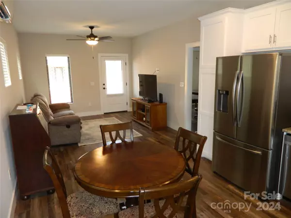 Granite Falls, NC 28630,28 Cottage CT