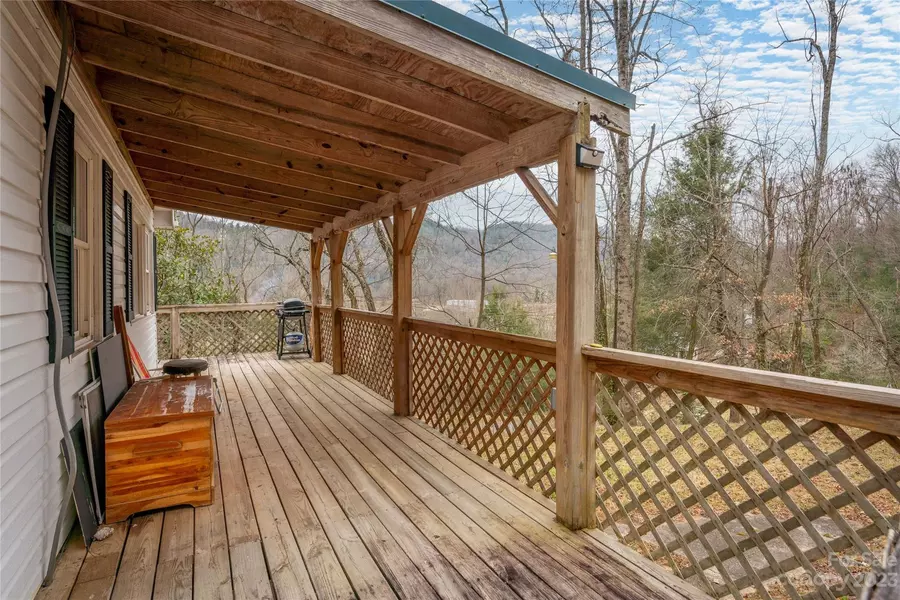 48 Sutton Creek RD, Pisgah Forest, NC 28768