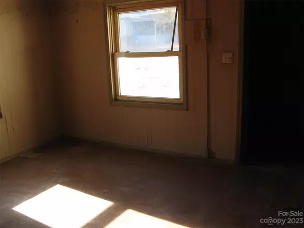 Ellenboro, NC 28040,144 Brown LN