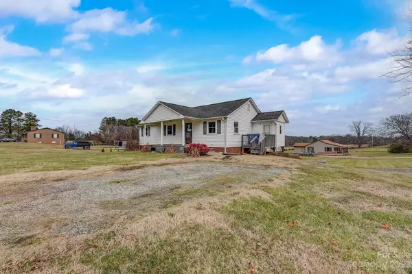 477 Pleasant Acre DR, Mocksville, NC 27028