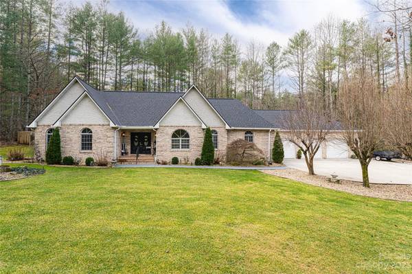 516 Middleton RD, Hendersonville, NC 28739