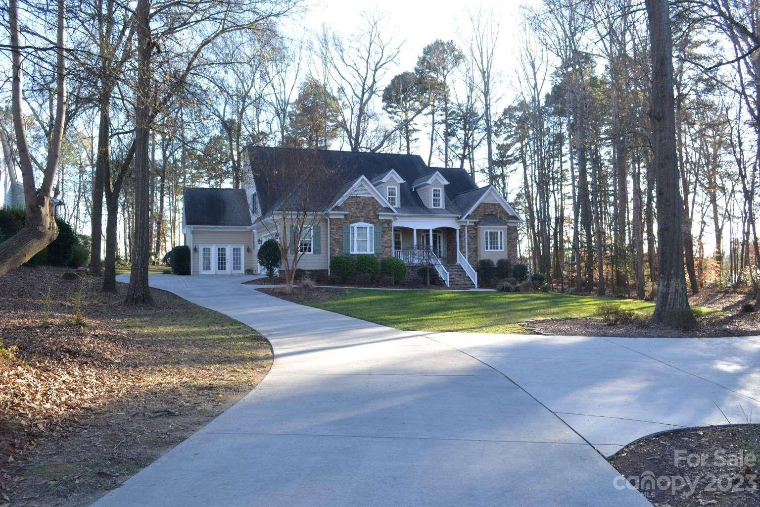 332 Silvercliff DR, Mount Holly, NC 28120