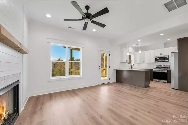 Asheville, NC 28806,15 Crane ST