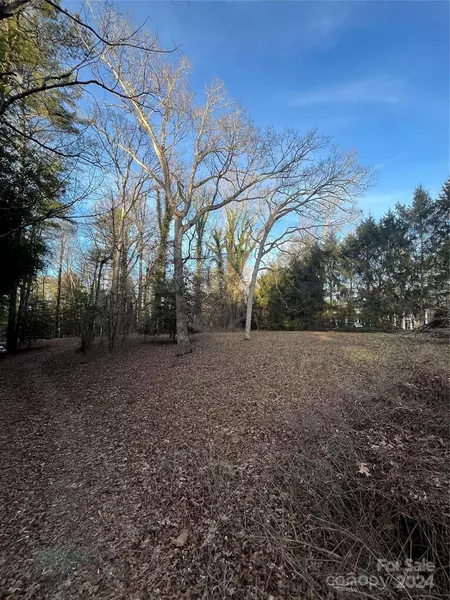 33 Busbee RD, Asheville, NC 28803