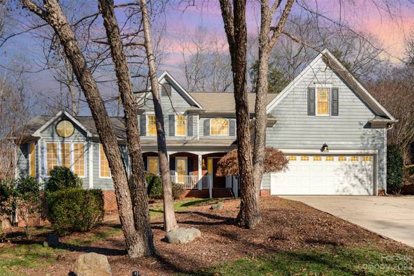 336 Whitefriars LN, Matthews, NC 28105