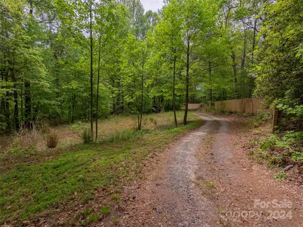 Penrose, NC 28766,1425 Jeter Mountain RD