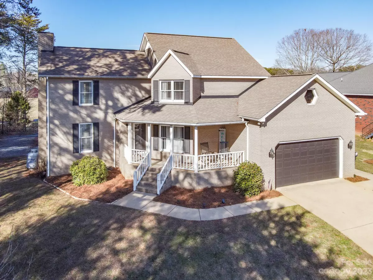 Troutman, NC 28166,125 Anchor LN