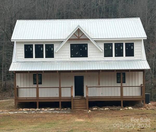 150 Light Waters DR, Cullowhee, NC 28723