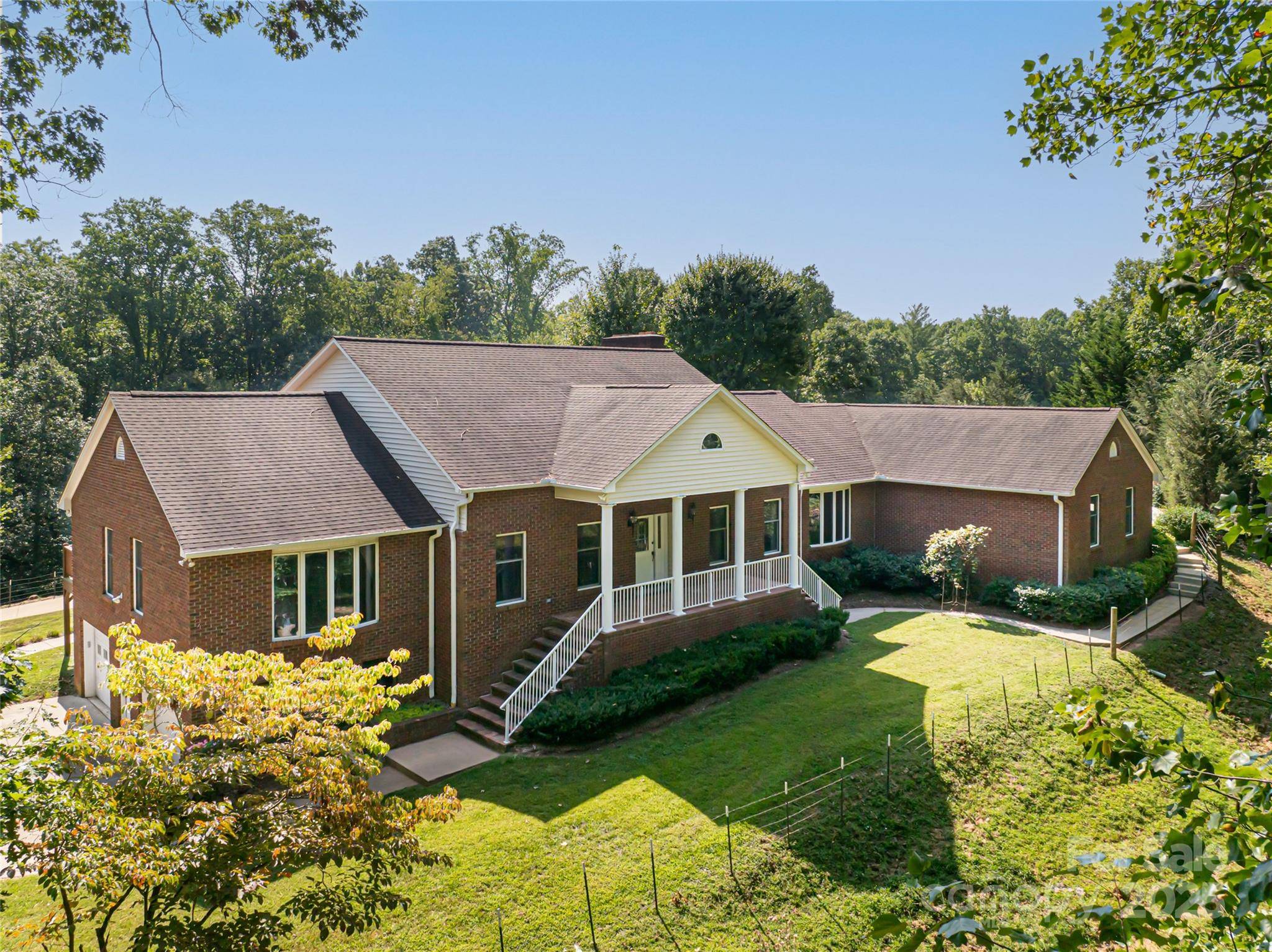 735 Macedonia RD, Asheville, NC 28804