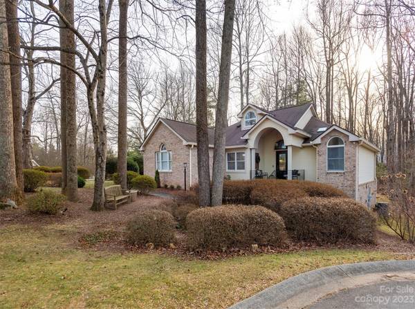 314 Croydon DR, Hendersonville, NC 28791