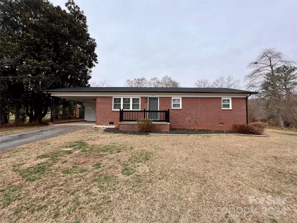 Lenoir, NC 28645,705 Wooddale PL