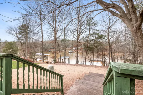 Sherrills Ford, NC 28673,3611 Lake Bluff DR
