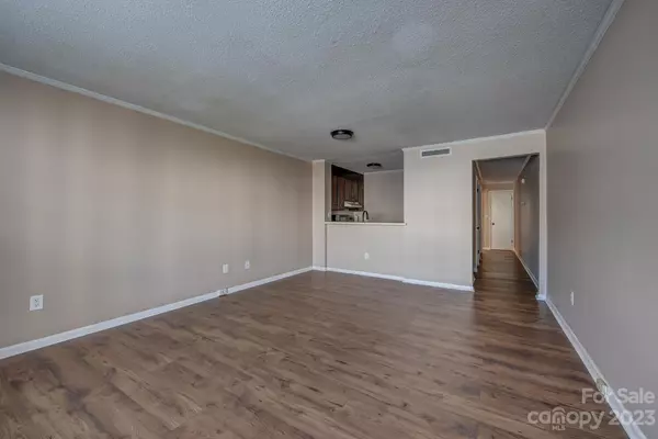 Gastonia, NC 28054,1052 Surry LN