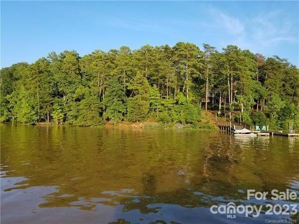 205 Kingfisher CT #24, Badin Lake, NC 28127