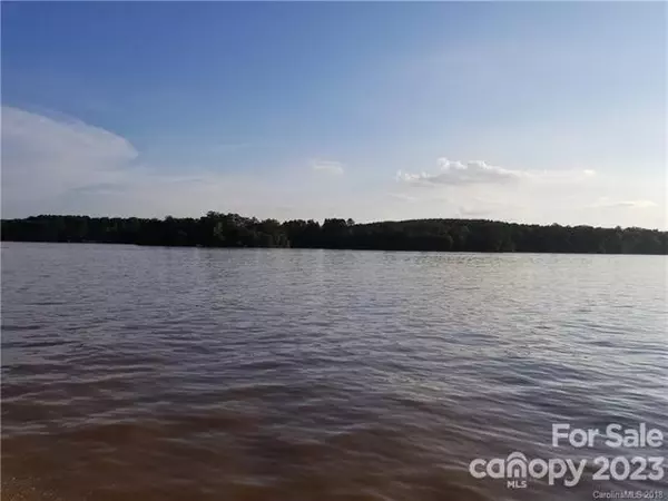 Badin Lake, NC 28127,205 Kingfisher CT #24