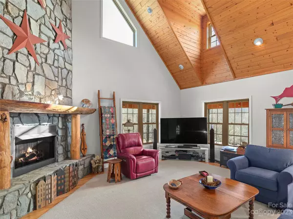 Clyde, NC 28721,137 Buckeye Branch DR