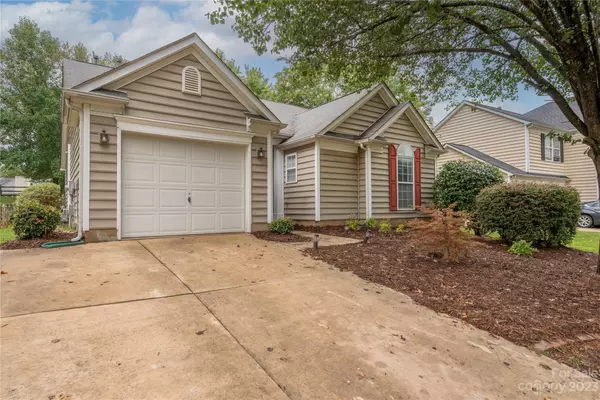 Charlotte, NC 28215,8409 Hornwood CT