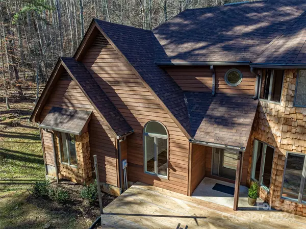 249 Starlin Mountain RD, Spruce Pine, NC 28777