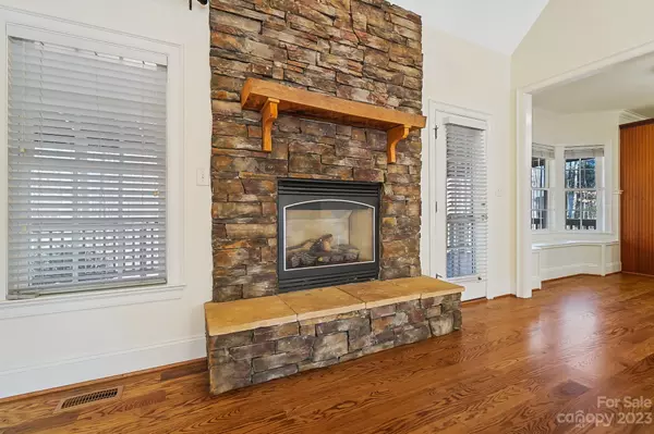 Lake Wylie, SC 29710,1914 Notchwood CT