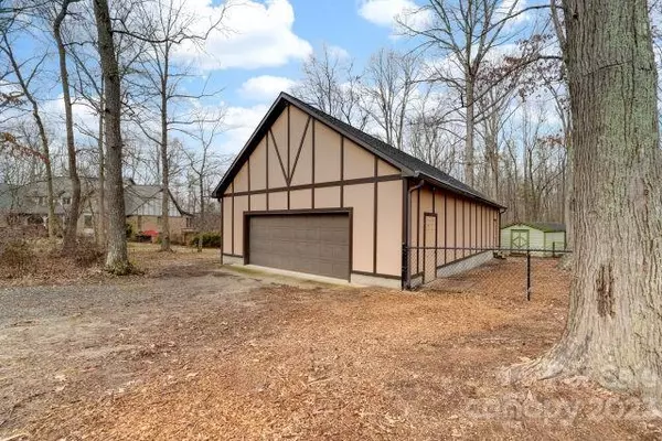 Kings Mountain, NC 28086,100 Gold Dust CT