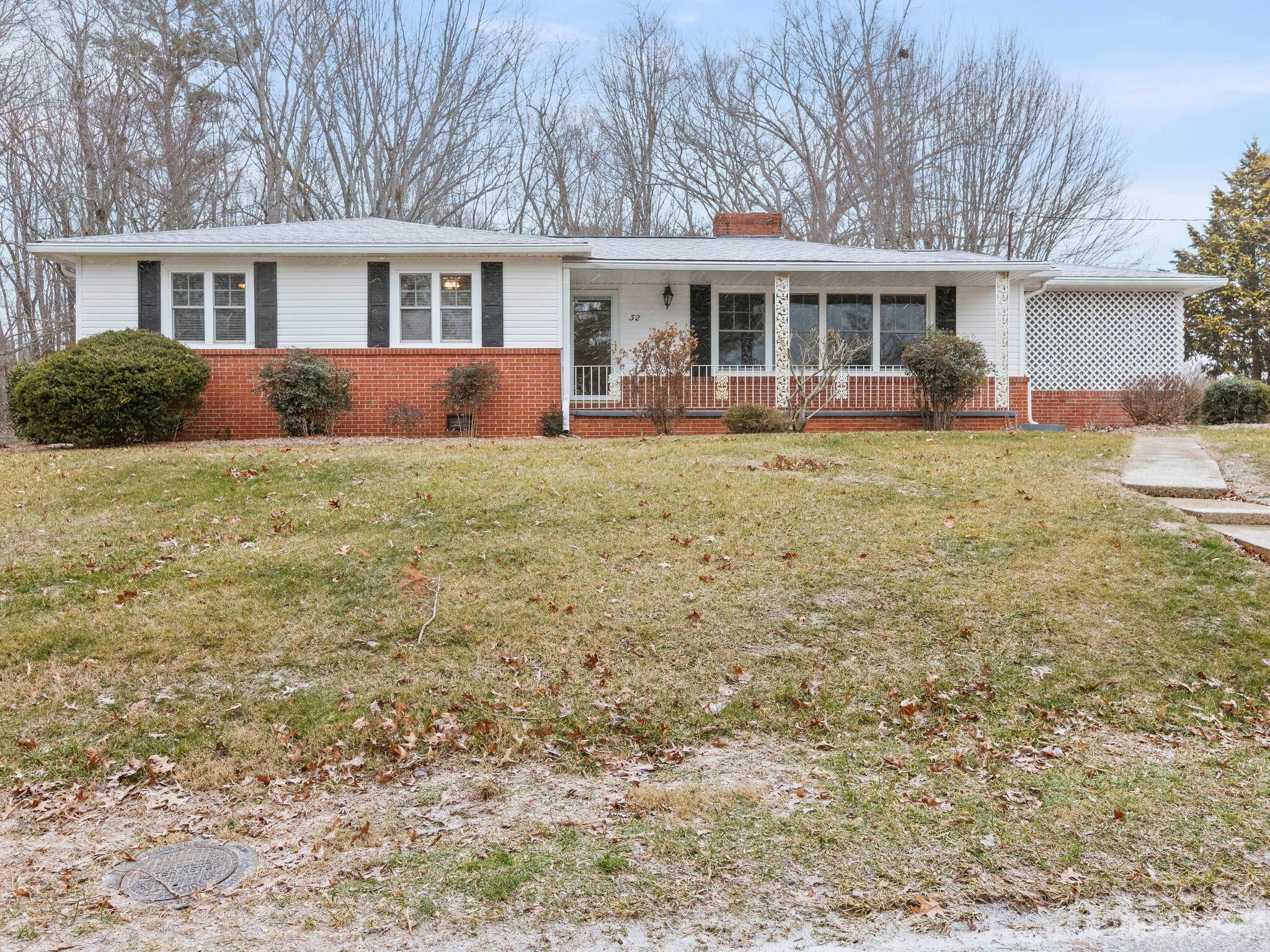 32 Panorama DR, Asheville, NC 28806