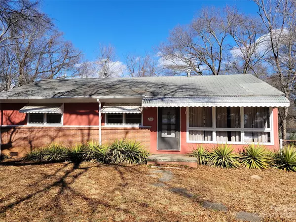 210 Meadow DR, Gastonia, NC 28054