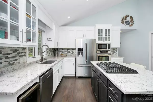 Lake Wylie, SC 29710,10 Timberidge DR