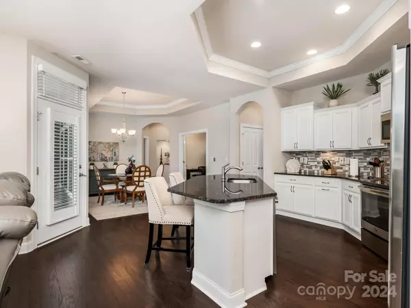 16203 Lakeside Loop LN, Cornelius, NC 28031