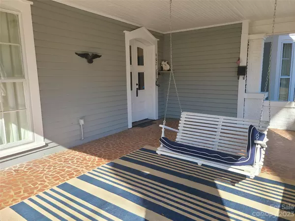 Newton, NC 28658,902 N Ashe AVE