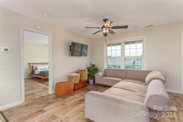 Alexander, NC 28701,27 Pilgrims Path LN