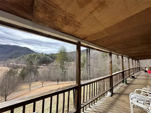 Hot Springs, NC 28743,1099 Meadowfork RD