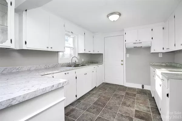 Kings Mountain, NC 28086,105 Mcmurry RD