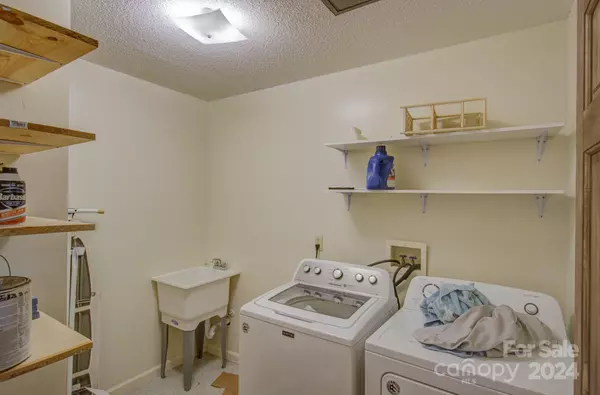 Asheville, NC 28806,119 & 121 Richland ST