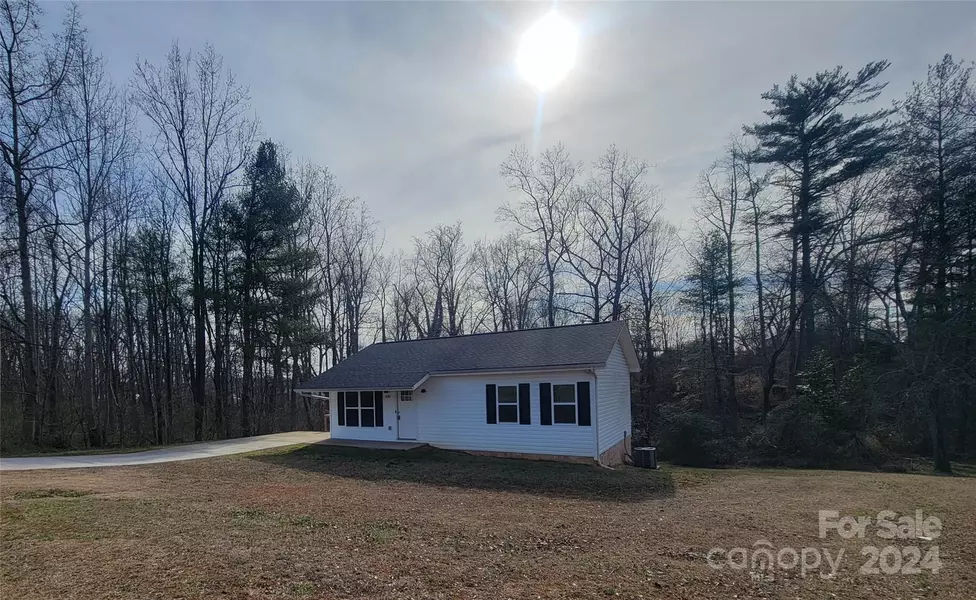 636 Hawthorne ST, Hudson, NC 28638