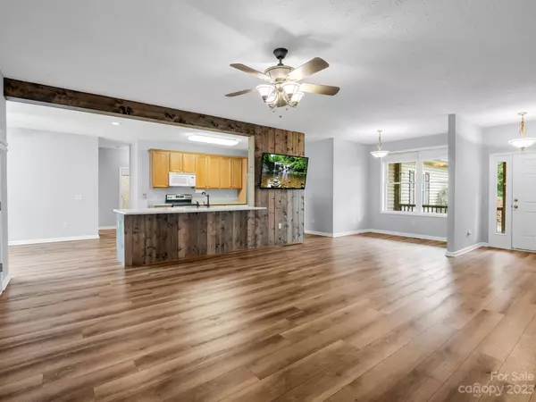 Etowah, NC 28729,7889 Brevard RD
