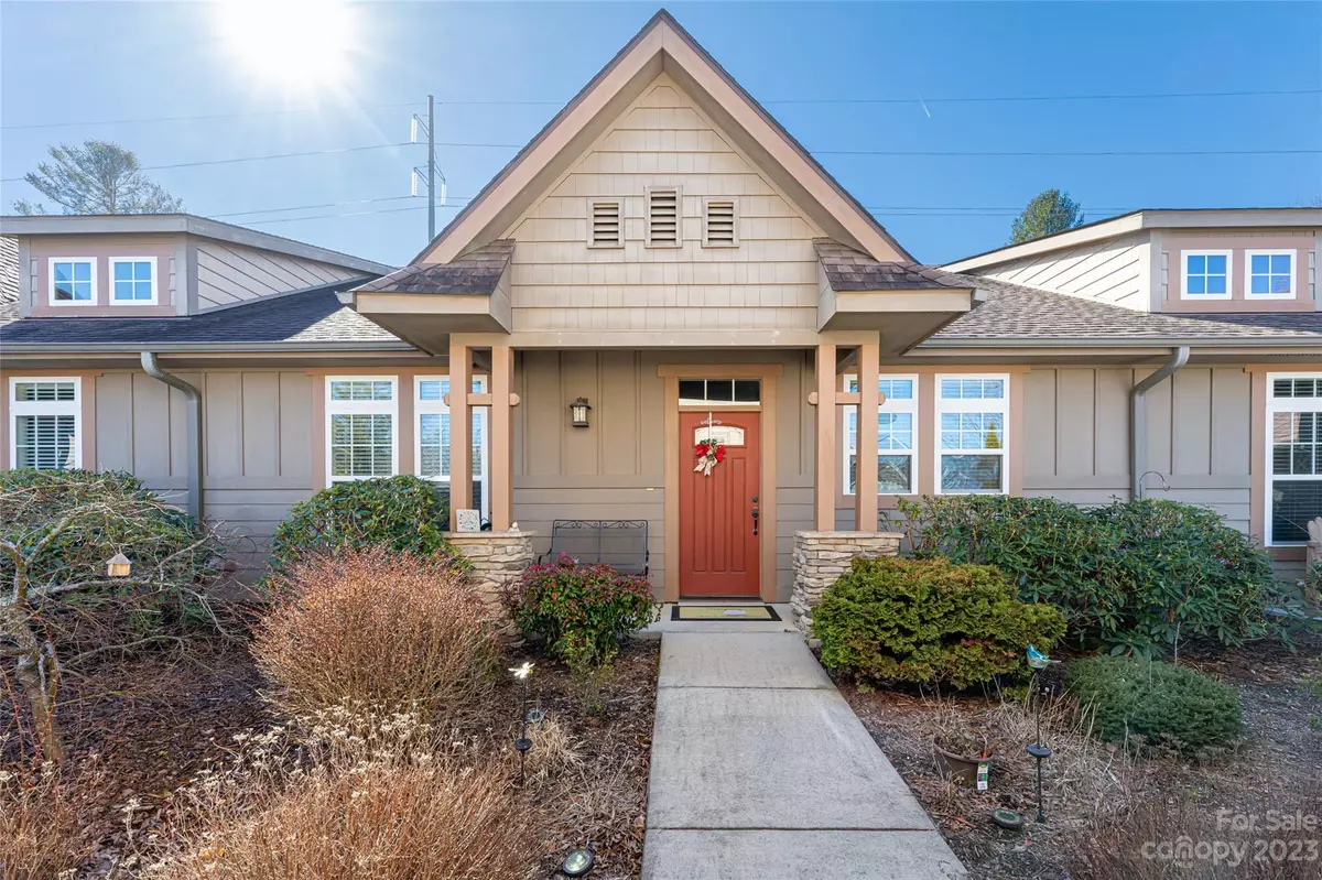 Hendersonville, NC 28792,23 Foxtail CT