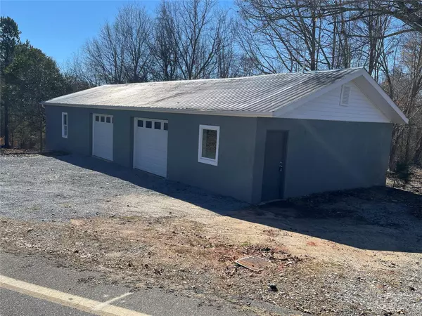 156 Old Colony LN, Bostic, NC 28018
