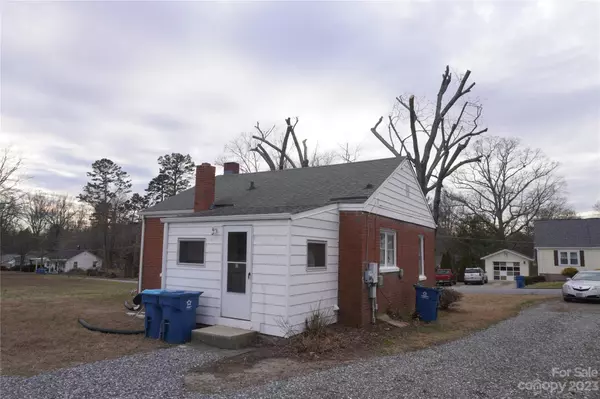 Hickory, NC 28602,217 31st ST SW