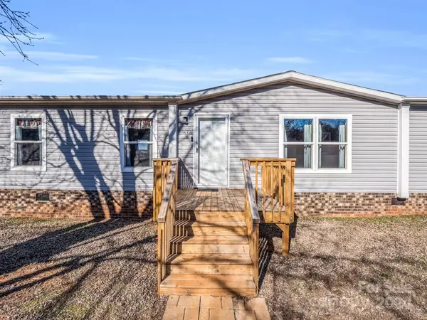 Bostic, NC 28018,667 Salem Church RD