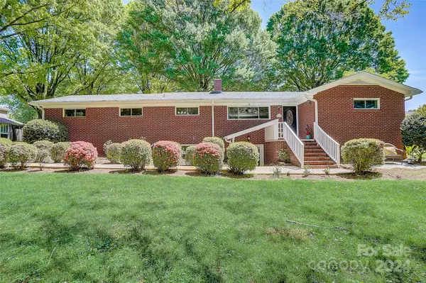 Mooresville, NC 28117,131 Lakefront DR