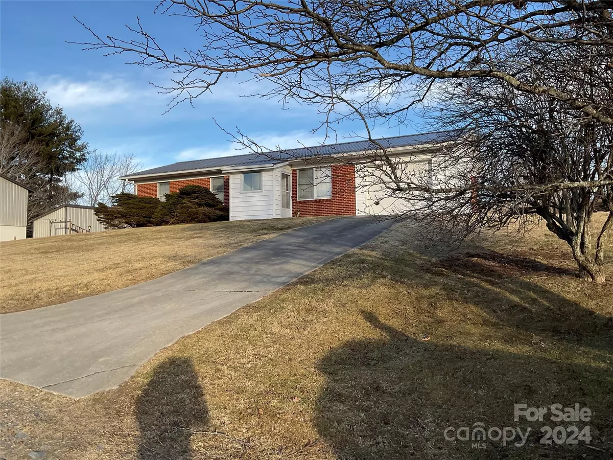 Boone, NC 28607,269 Panoramic LN