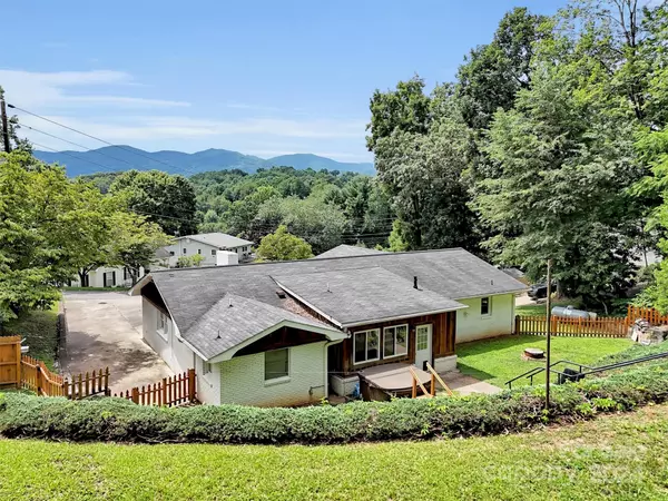 Waynesville, NC 28786,189 Rolling Green DR