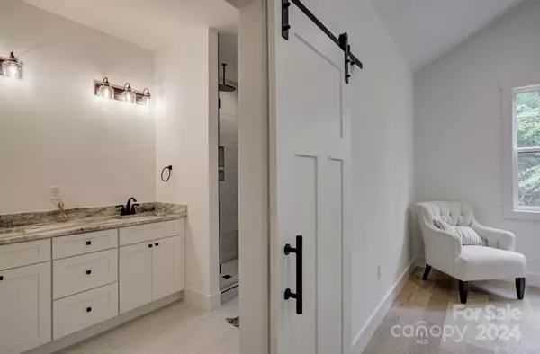 Horse Shoe, NC 28742,100 Byron Forest DR