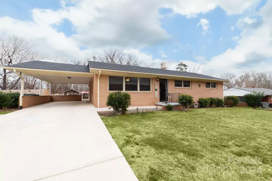 1501 Arrow Wood RD, Asheboro, NC 27205